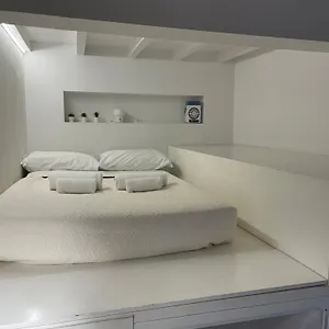 Lola Loft Florence