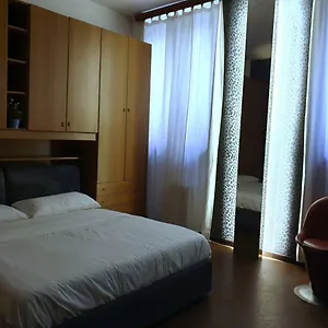 5min-walk-from-duomo-loft-apartment-100m2.it-lombardy.com/